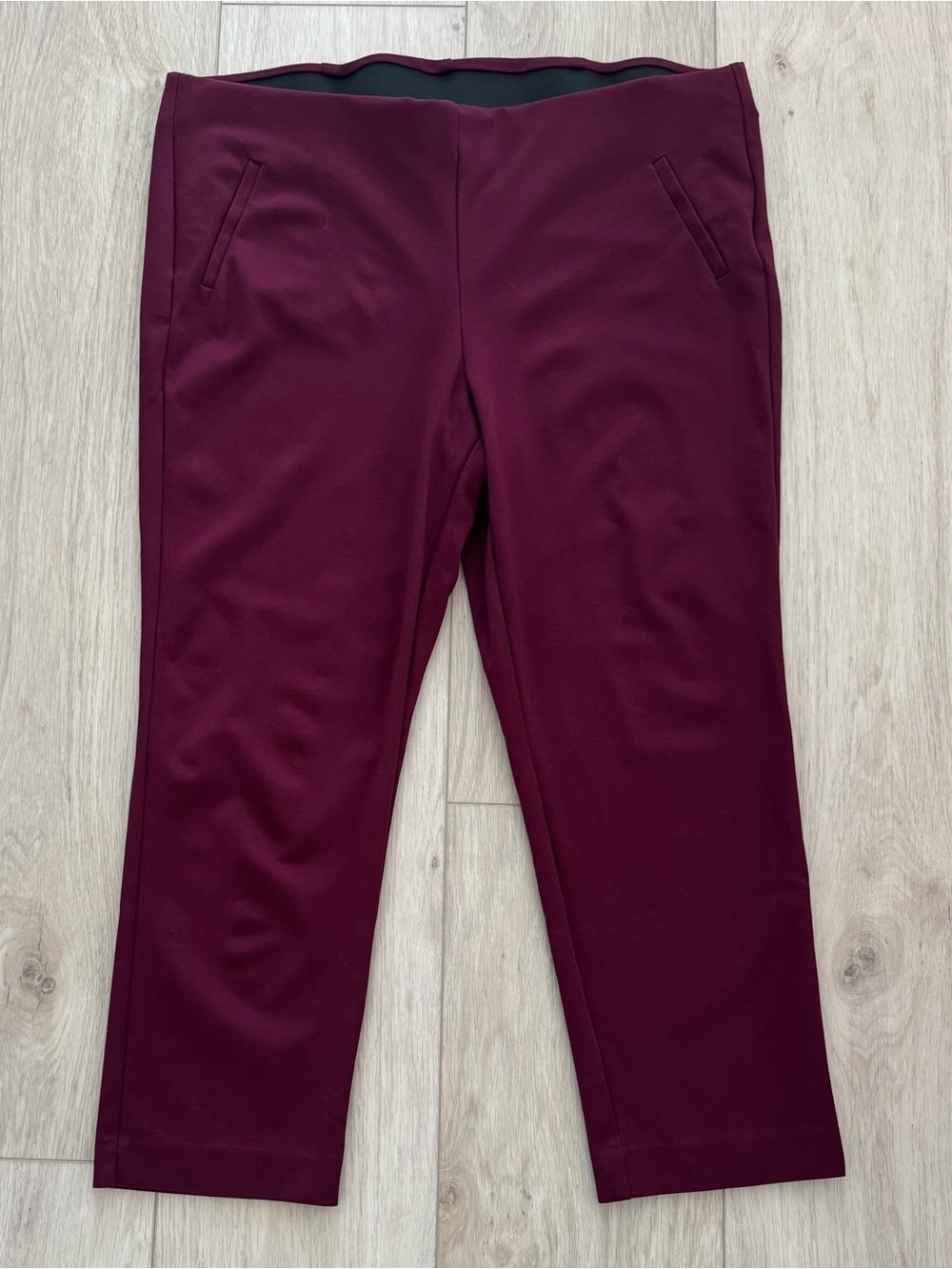 Chico’s Fabulously Slimming Ankle Length Burgundy stretch womens pants 4 / XXL